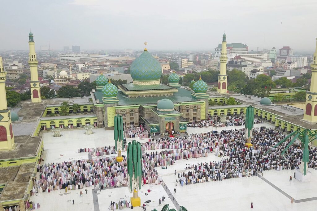 wisata bersejarah masjid an nur di pekanbaru