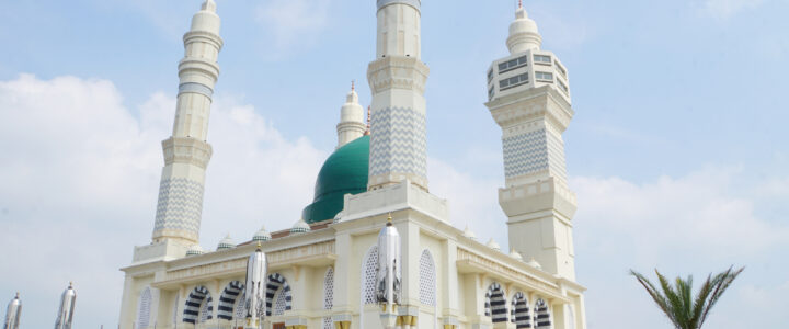 lihat masjid agung karanganyar
